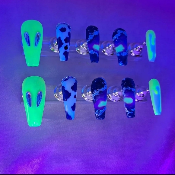 Press on Nails - Picture 2 of 3